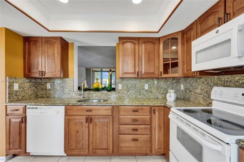 Купить кондоминиум в Маргит, Флорида 2 спальни, 92.9м2, № 1691229 - фото 6