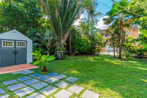 House in Hollywood, Florida 3 bedrooms, 116.69 sq.m. № 1993173 - photo 21