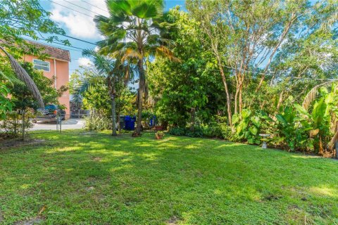 House in Hollywood, Florida 3 bedrooms, 116.69 sq.m. № 1993173 - photo 26