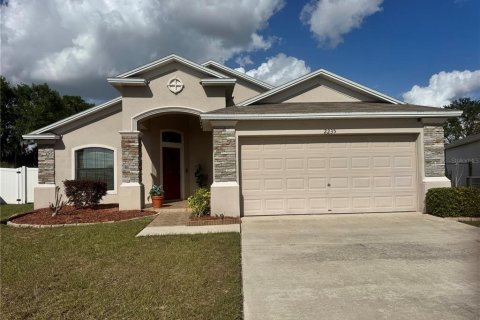 House in Winter Haven, Florida 3 bedrooms, 175.86 sq.m. № 2115419