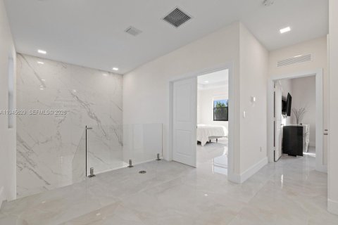 Casa en venta en Miramar, Florida, 4 dormitorios, 251.21 m2 № 2002028 - foto 6