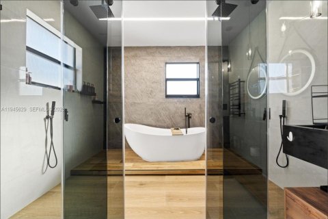 Casa en venta en Miramar, Florida, 4 dormitorios, 251.21 m2 № 2002028 - foto 3