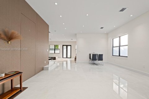 Casa en venta en Miramar, Florida, 4 dormitorios, 251.21 m2 № 2002028 - foto 7