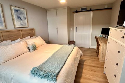 Condo in South Palm Beach, Florida, 1 bedroom  № 1924417 - photo 18