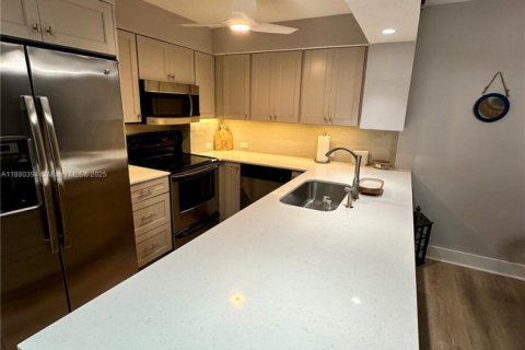 Condo in South Palm Beach, Florida, 1 bedroom  № 1924417 - photo 7