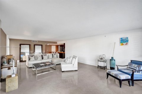 Condo in Bay Harbor Islands, Florida, 4 bedrooms  № 1949353 - photo 8