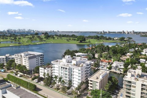 Condo in Bay Harbor Islands, Florida, 4 bedrooms  № 1949353 - photo 3