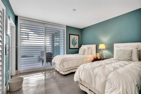 Condo in Bay Harbor Islands, Florida, 4 bedrooms  № 1949353 - photo 24