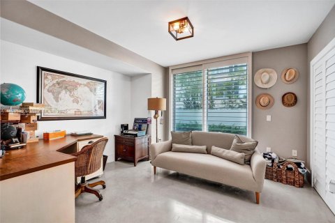 Condo in Bay Harbor Islands, Florida, 4 bedrooms  № 1949353 - photo 27