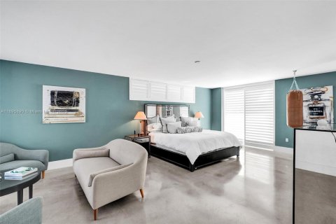Condo in Bay Harbor Islands, Florida, 4 bedrooms  № 1949353 - photo 14