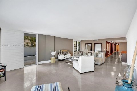 Condo in Bay Harbor Islands, Florida, 4 bedrooms  № 1949353 - photo 9