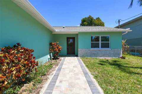Villa ou maison à vendre à Hernando Beach, Floride: 3 chambres, 146.6 m2 № 1750019 - photo 8