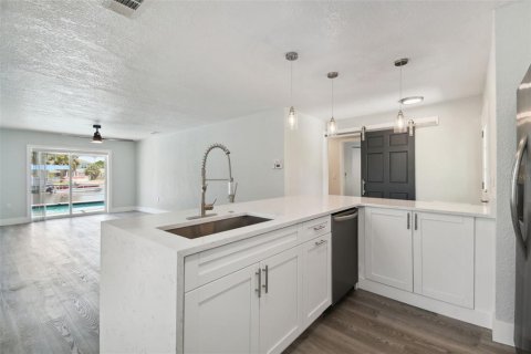 Villa ou maison à vendre à Hernando Beach, Floride: 3 chambres, 146.6 m2 № 1750019 - photo 17