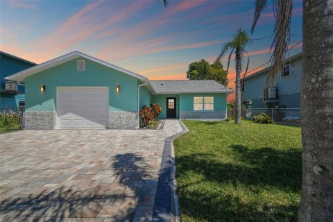 Villa ou maison à vendre à Hernando Beach, Floride: 3 chambres, 146.6 m2 № 1750019 - photo 3