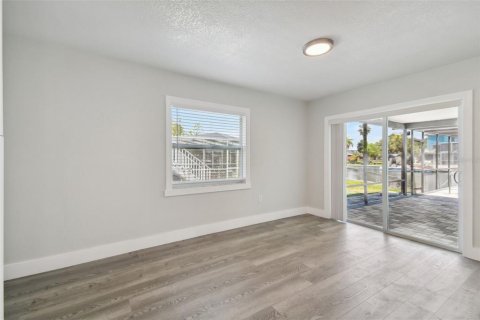 Villa ou maison à vendre à Hernando Beach, Floride: 3 chambres, 146.6 m2 № 1750019 - photo 14