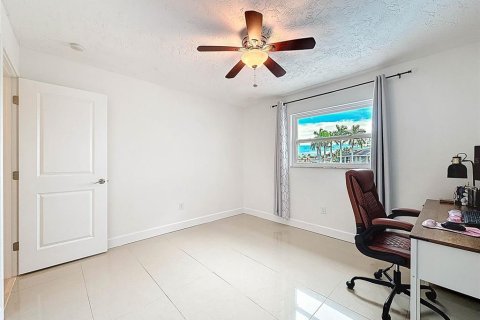 Casa en venta en New Port Richey, Florida, 3 dormitorios, 174.66 m2 № 1886732 - foto 24