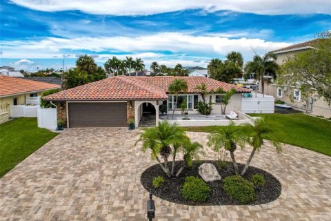 Casa en venta en New Port Richey, Florida, 3 dormitorios, 174.66 m2 № 1886732 - foto 3