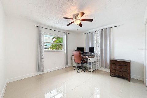Casa en venta en New Port Richey, Florida, 3 dormitorios, 174.66 m2 № 1886732 - foto 23