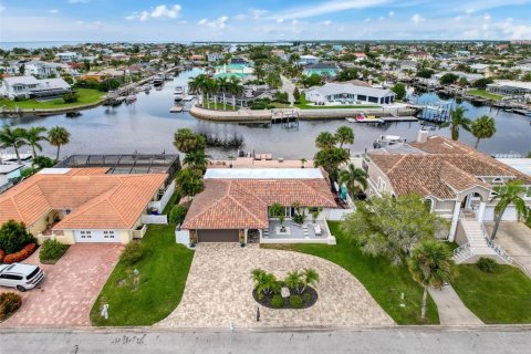 Casa en venta en New Port Richey, Florida, 3 dormitorios, 174.66 m2 № 1886732 - foto 2