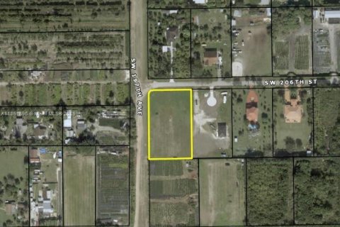 Terreno en venta en Miami, Florida № 1981960 - foto 2