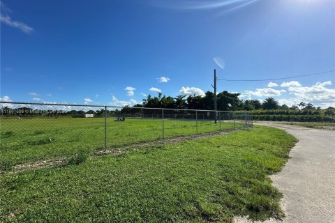 Terreno en venta en Miami, Florida № 1981960 - foto 1