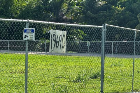 Terreno en venta en Miami, Florida № 1981960 - foto 3