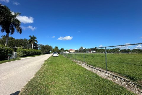 Terreno en venta en Miami, Florida № 1981960 - foto 14