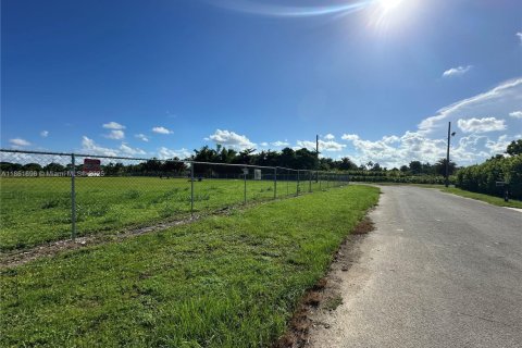 Terreno en venta en Miami, Florida № 1981960 - foto 9