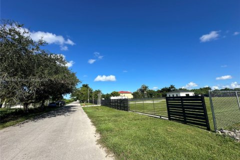 Terreno en venta en Miami, Florida № 1981960 - foto 7
