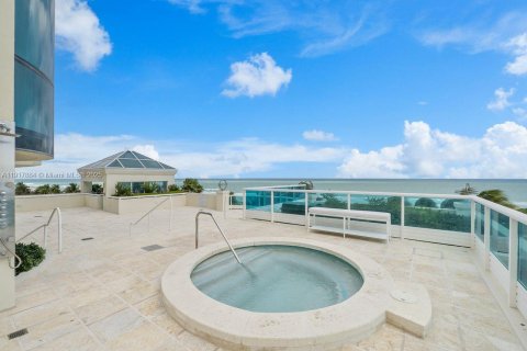 Купить кондоминиум в Майами-Бич, Флорида 2 спальни, 162.58м2, № 1973174 - фото 30