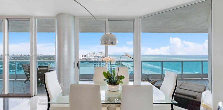 Кондоминиум с 2 спальнями в Майами-Бич, Флорида № 1973174