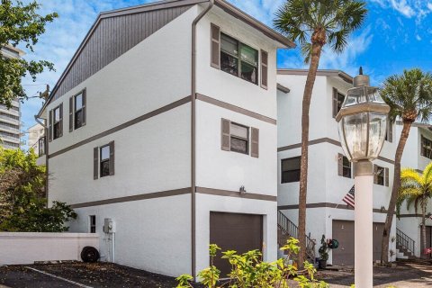 Touwnhouse à vendre à Pompano Beach, Floride: 3 chambres, 165.37 m2 № 2179796 - photo 2