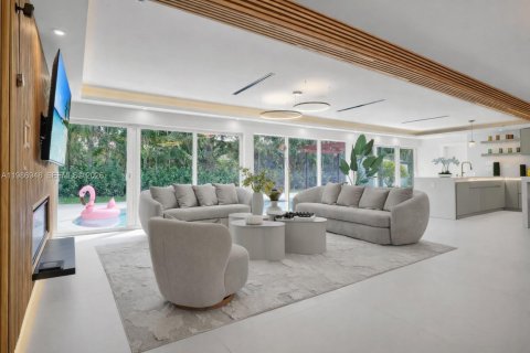 Купить виллу или дом в Пайнкрест, Флорида 5 спален, 267м2, № 2044840 - фото 4