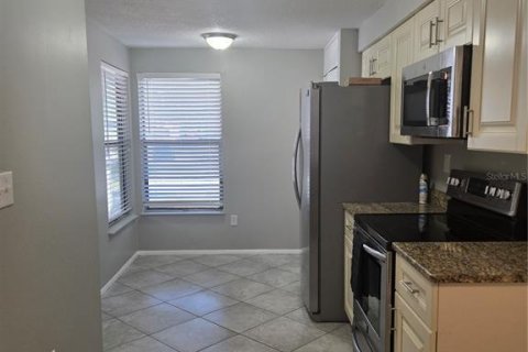 Villa ou maison à louer à Tarpon Springs, Floride: 3 chambres, 113.81 m2 № 2111226 - photo 2