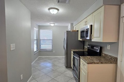 Villa ou maison à louer à Tarpon Springs, Floride: 3 chambres, 113.81 m2 № 2111226 - photo 12