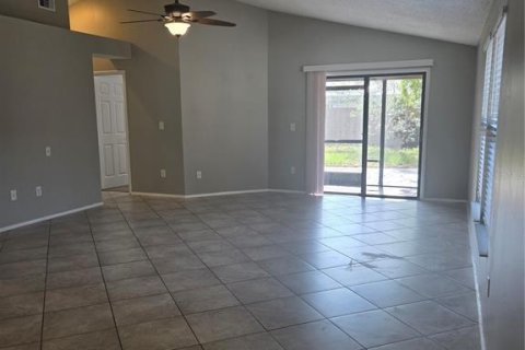 Villa ou maison à louer à Tarpon Springs, Floride: 3 chambres, 113.81 m2 № 2111226 - photo 4