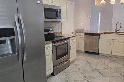 Villa ou maison à louer à Tarpon Springs, Floride: 3 chambres, 113.81 m2 № 2111226 - photo 3