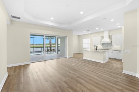 House in Bradenton, Florida 3 bedrooms, 221.01 sq.m. № 2203360 - photo 6