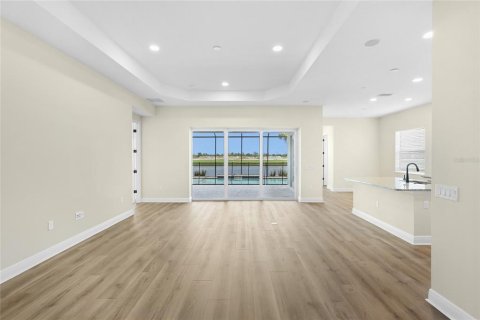 House in Bradenton, Florida 3 bedrooms, 221.01 sq.m. № 2203360 - photo 5