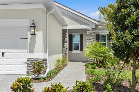House in Bradenton, Florida 3 bedrooms, 221.01 sq.m. № 2203360 - photo 2