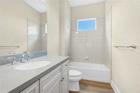 House in Bradenton, Florida 3 bedrooms, 221.01 sq.m. № 2203360 - photo 23