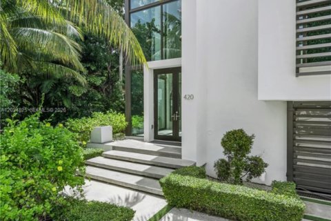 House in Miami Beach, Florida 5 bedrooms, 524.15 sq.m. № 2257357 - photo 2
