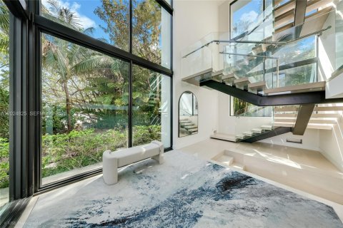 House in Miami Beach, Florida 5 bedrooms, 524.15 sq.m. № 2257357 - photo 3