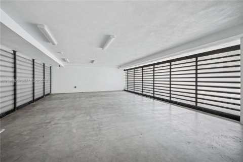 House in Miami Beach, Florida 5 bedrooms, 524.15 sq.m. № 2257357 - photo 28