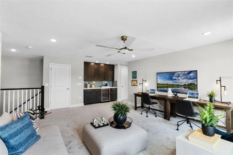 Casa en venta en Apopka, Florida, 5 dormitorios, 269.42 m2 № 2211166 - foto 11