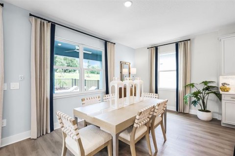 Casa en venta en Apopka, Florida, 5 dormitorios, 269.42 m2 № 2211166 - foto 4
