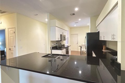House in Winter Haven, Florida 2 bedrooms, 127.09 sq.m. № 1869396 - photo 6