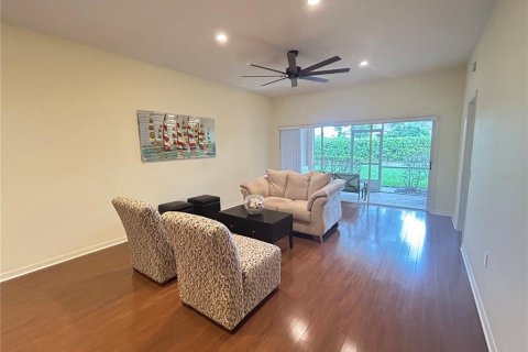 House in Winter Haven, Florida 2 bedrooms, 127.09 sq.m. № 1869396 - photo 12