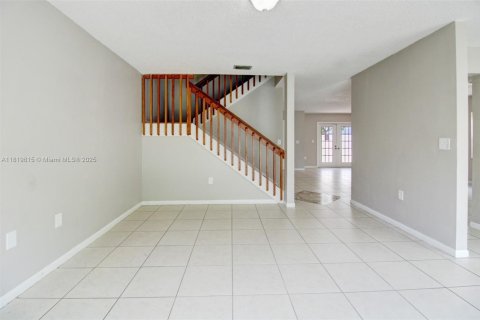 Casa en venta en Pembroke Pines, Florida, 4 dormitorios, 186.83 m2 № 1782061 - foto 11