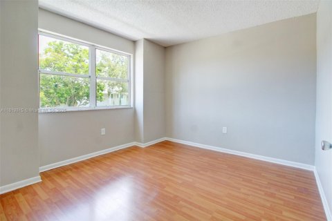 Casa en venta en Pembroke Pines, Florida, 4 dormitorios, 186.83 m2 № 1782061 - foto 25